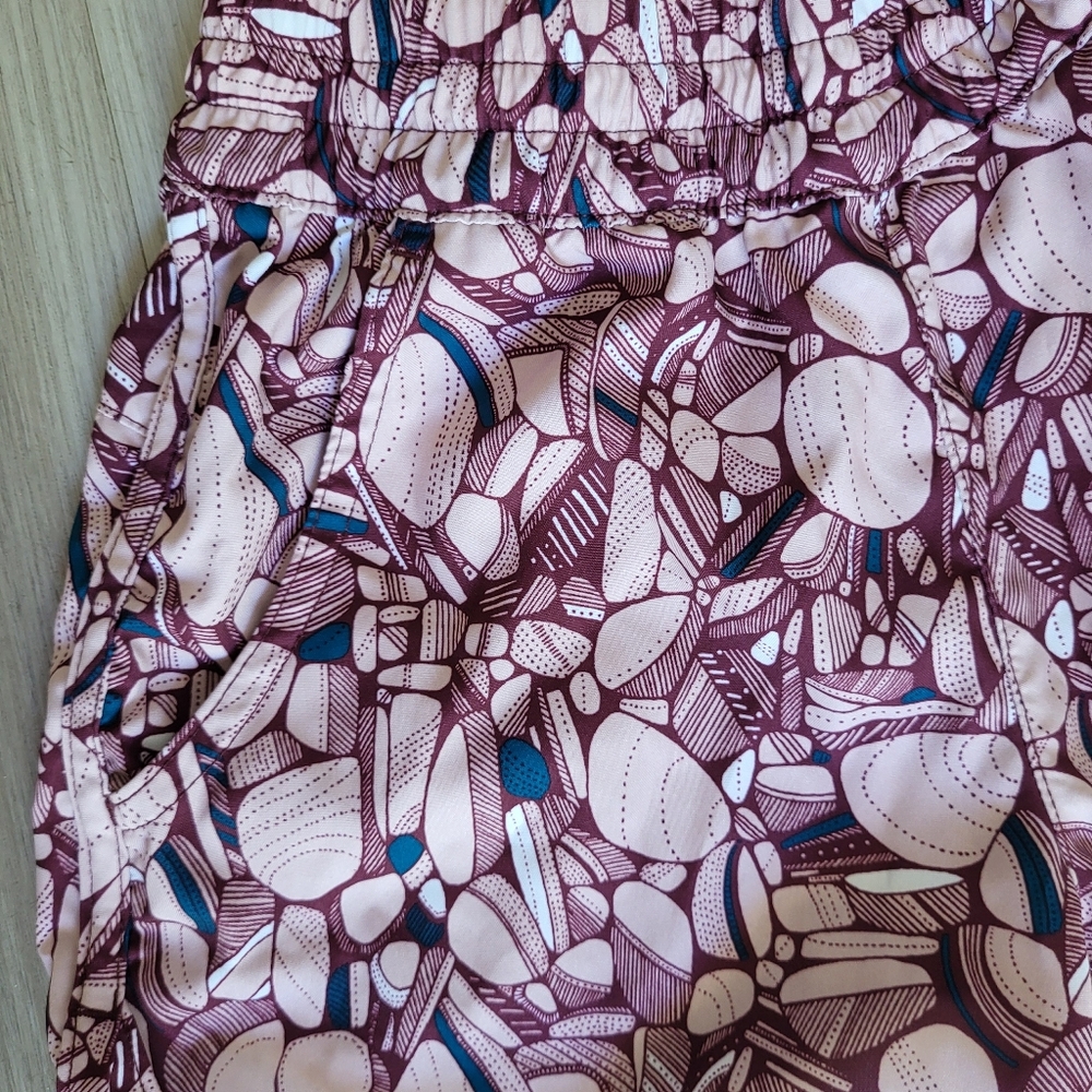 Stylish Pink Patterned Girls Shorts - Picture 3 of 6